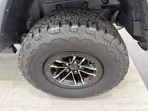 Used 2024 Jeep Wrangler Unlimited Rubicon AWD/4WD image 5
