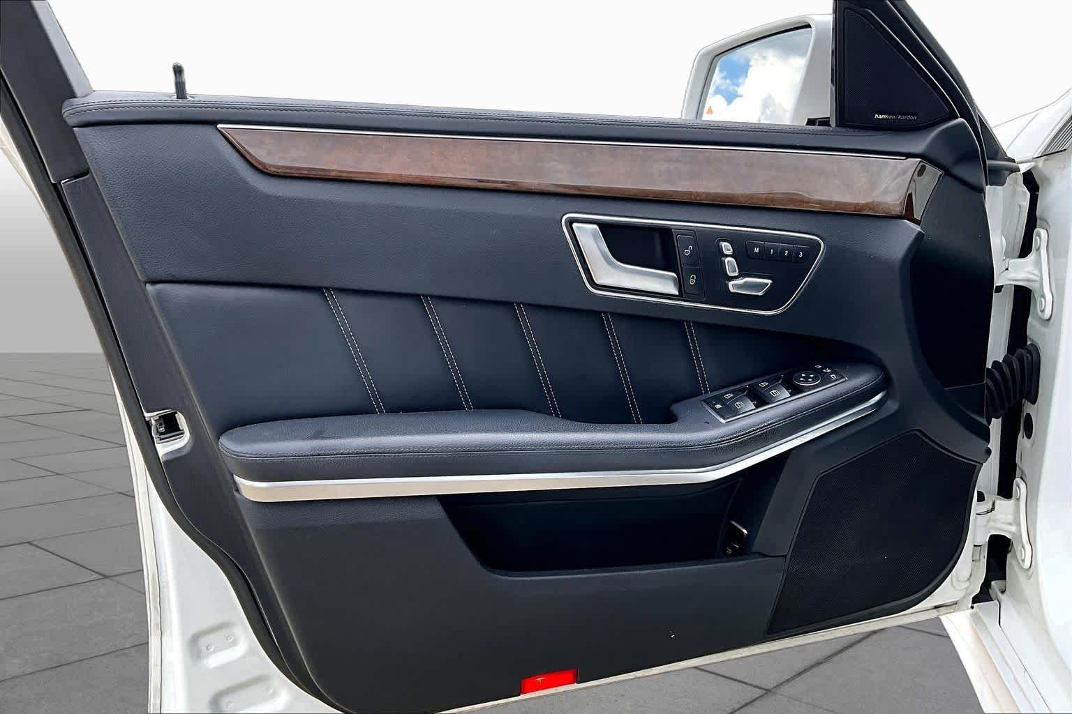 Used 2015 Mercedes-Benz E 400 4MATIC Sedan image 20