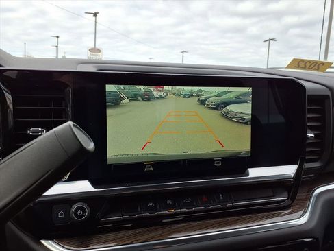 Used 2022 Chevrolet Silverado 1500 LT image 10