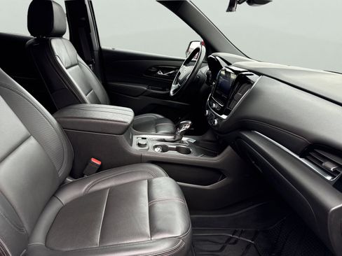 Used 2022 Chevrolet Traverse RS image 26