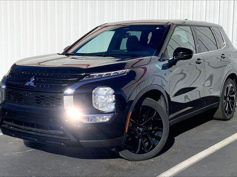 Used 2023 Mitsubishi Outlander SEL Black Edition image 1
