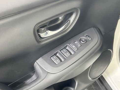 Used 2023 Honda HR-V LX image 17