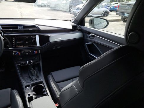 New 2025 Audi Q3 2.0T Premium image 25