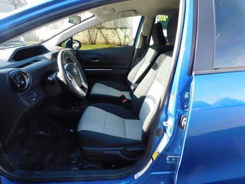 Used 2015 Toyota Prius C Three FWD image 6