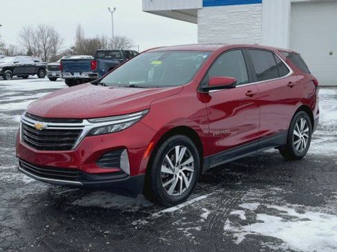 Used 2024 Chevrolet Equinox LT w/ LPO, Floor Liner Package image 4