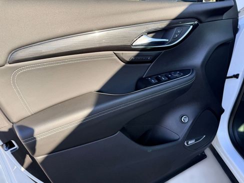 Used 2022 Buick Envision Essence w/ Technology Package I image 10