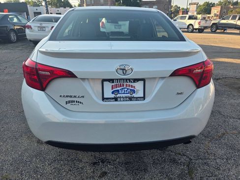 Used 2017 Toyota Corolla SE w/ Carpet Mat Package (TMS) FWD image 4