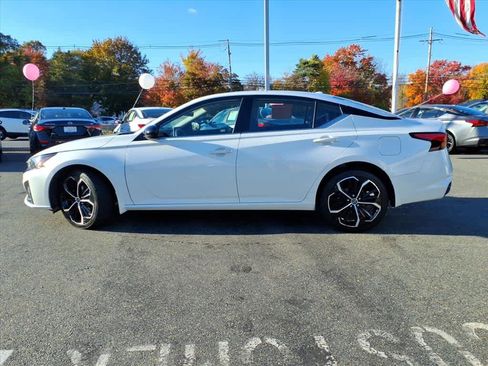 Certified 2023 Nissan Altima 2.5 SR w/ SR Premium Package image 7