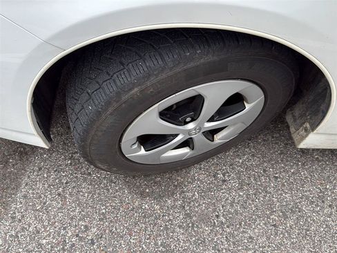 Used 2012 Toyota Prius Two FWD image 15