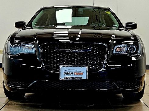 Used 2020 Chrysler 300 Touring w/ Sport Appearance Package image 2