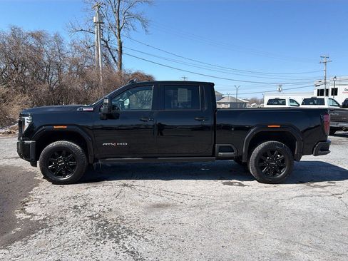 Used 2024 GMC Sierra 2500 AT4 w/ AT4 Premium Plus Package image 4