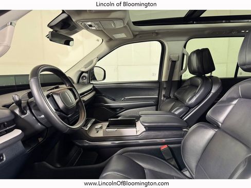 Used 2025 Lincoln Navigator L Reserve AWD/4WD image 22