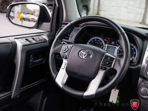 Used 2017 Toyota 4Runner SR5 Premium AWD/4WD image 38