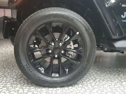 Used 2021 Jeep Wrangler Unlimited Sahara w/ Cold Weather Group image 7