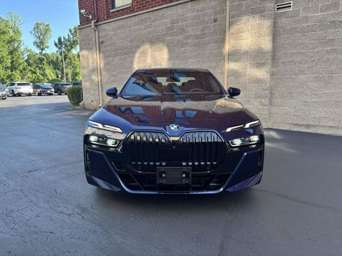 Used 2023 BMW 760i xDrive w/ Luxury Rear Seating Package AWD/4WD image 5