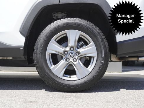 Used 2024 Toyota RAV4 XLE AWD/4WD image 33