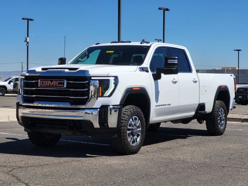 Used 2024 GMC Sierra 3500 SLE w/ SLE Convenience Package AWD/4WD image 4