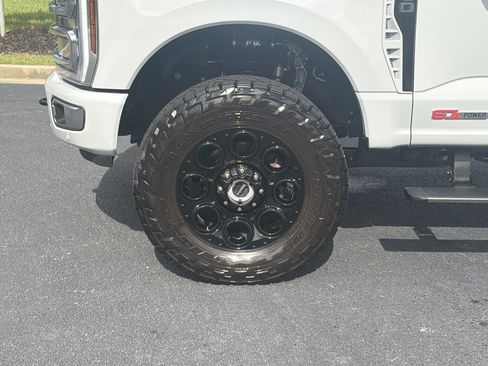 Used 2026 Ford F350 Platinum w/ Platinum Plus Package AWD/4WD image 32
