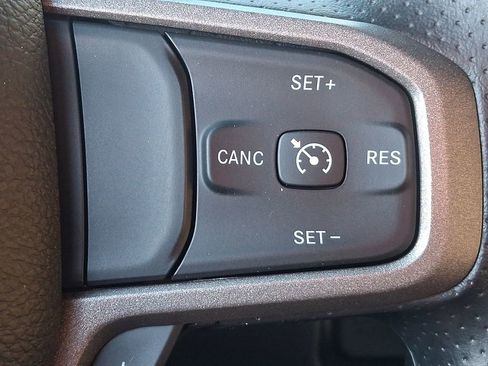 Used 2024 RAM 2500 Tradesman w/ Chrome Appearance Group image 21