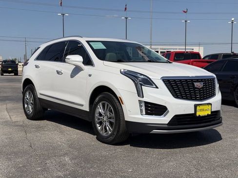 Used 2023 Cadillac XT5 Premium Luxury w/ Technology Package image 2