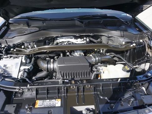 Used 2023 Ford Explorer Platinum w/ Technology Package AWD/4WD image 24