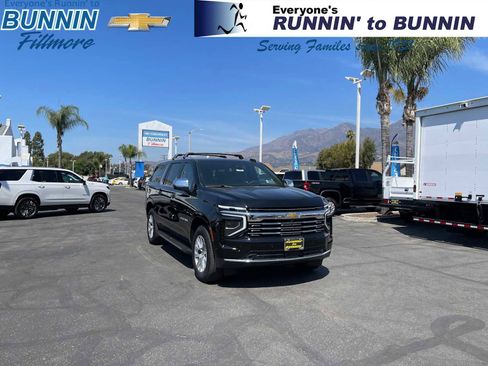 New 2025 Chevrolet Suburban Premier image 1