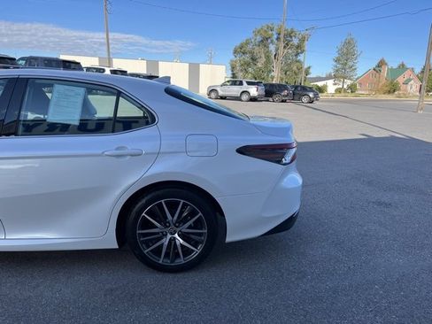 Used 2024 Toyota Camry XLE w/ Cold Weather Package image 9