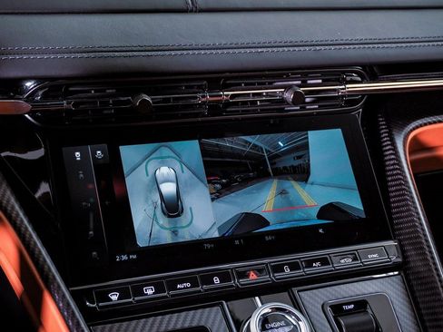 Used 2024 Aston Martin DB12 Coupe image 28