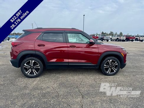 Used 2024 Chevrolet TrailBlazer LT w/ LT Cold Weather Package image 7