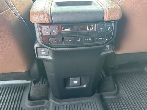 Used 2024 Toyota Grand Highlander AWD image 22
