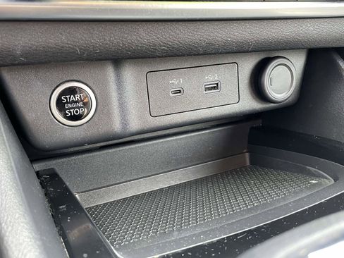 Used 2023 Nissan Rogue SV image 17