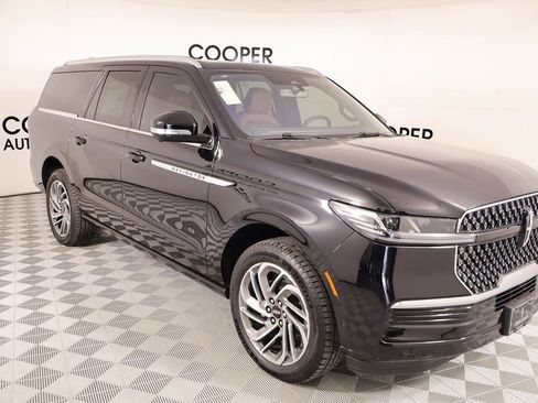 New 2025 Lincoln Navigator L Reserve AWD/4WD image 1
