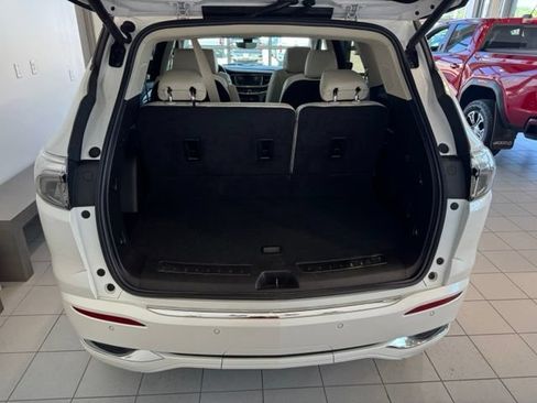 Used 2022 Buick Enclave Avenir w/ Avenir Technology Package AWD/4WD image 44