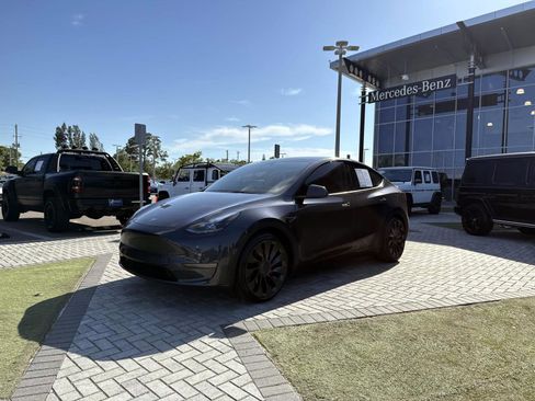 Certified 2023 Mercedes-Benz GLC 300 4MATIC w/ Pinnacle Trim Package image 32