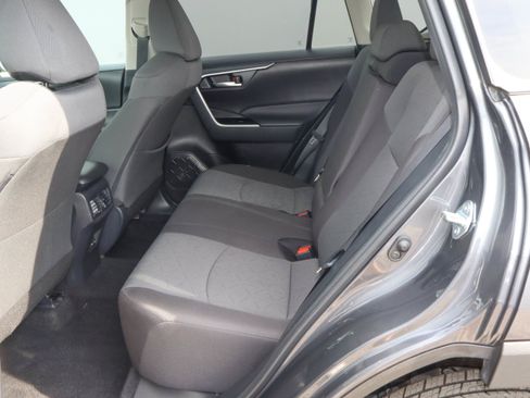 Used 2025 Toyota RAV4 XLE FWD image 8