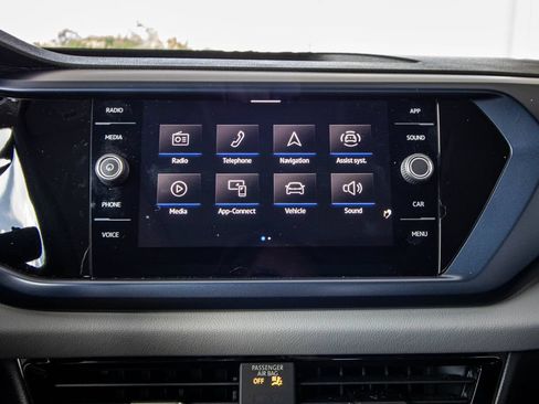 Certified 2023 Volkswagen Taos SE w/ Panoramic Sunroof Package FWD image 39