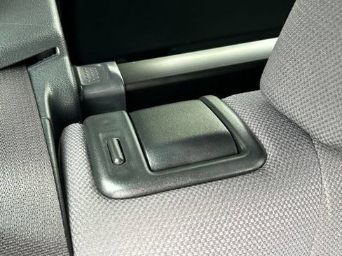 Used 2025 Toyota RAV4 XLE AWD/4WD image 42