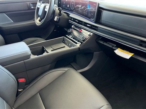 New 2025 Hyundai Santa Fe Calligraphy image 17