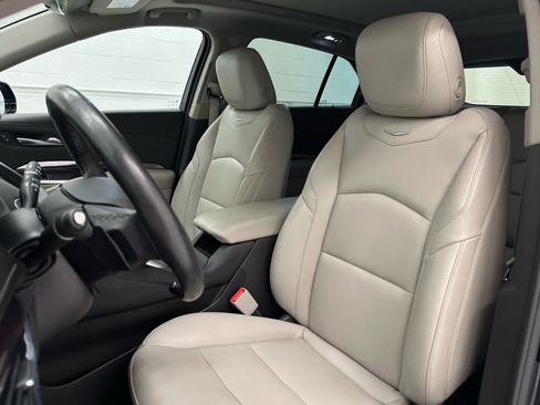 Used 2023 Cadillac XT4 Luxury w/ Cold Weather Package AWD/4WD image 13