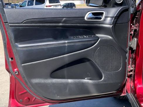 Used 2019 Jeep Grand Cherokee Laredo image 21