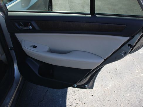Used 2016 Subaru Outback 2.5i Limited w/ Popular Package #4 image 13