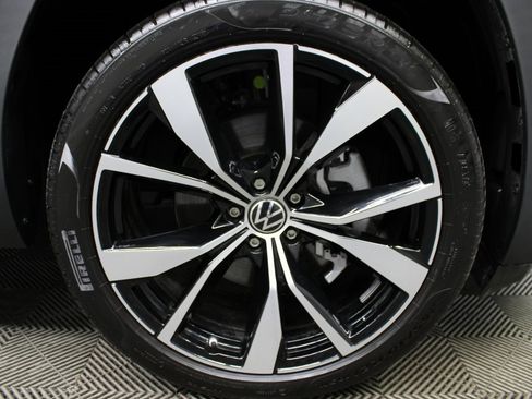 Used 2024 Volkswagen Atlas Cross Sport SEL Premium R-Line image 8