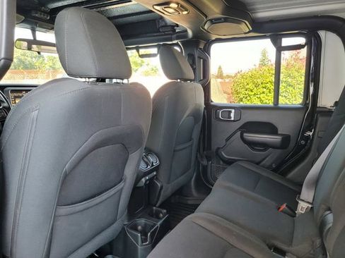 Used 2020 Jeep Gladiator Sport w/ Quick Order Package 24S AWD/4WD image 15