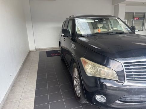 Used 2011 INFINITI QX56 4WD w/ Deluxe Touring Pkg image 4