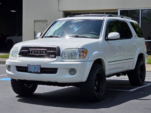 Used 2005 Toyota Sequoia SR5 AWD/4WD image 1