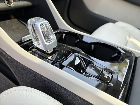 Certified 2023 Volvo XC40 B5 Ultimate w/ Protection Package Premier AWD/4WD image 26