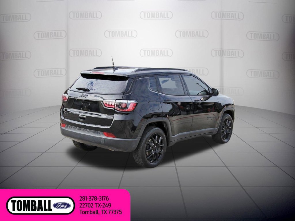 Used 2024 Jeep Compass Latitude w/ Altitude Special Edition AWD/4WD image 7