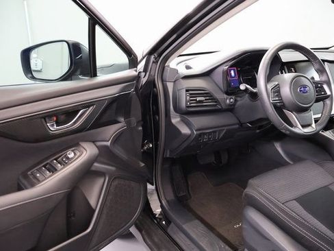 Used 2025 Subaru Outback Premium AWD/4WD image 9