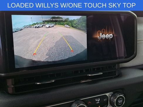 Used 2024 Jeep Wrangler Unlimited AWD/4WD image 17