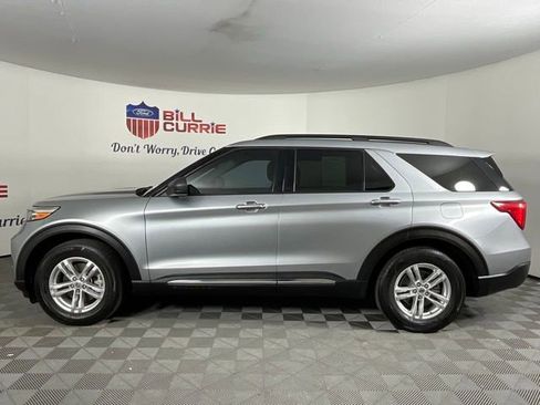 Used 2022 Ford Explorer XLT image 6